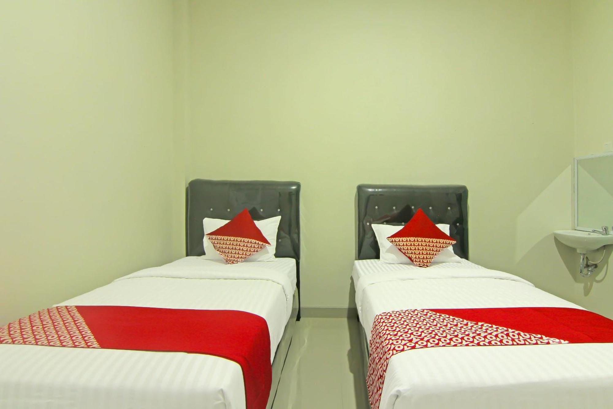 Utama Residence Padang  Buitenkant foto