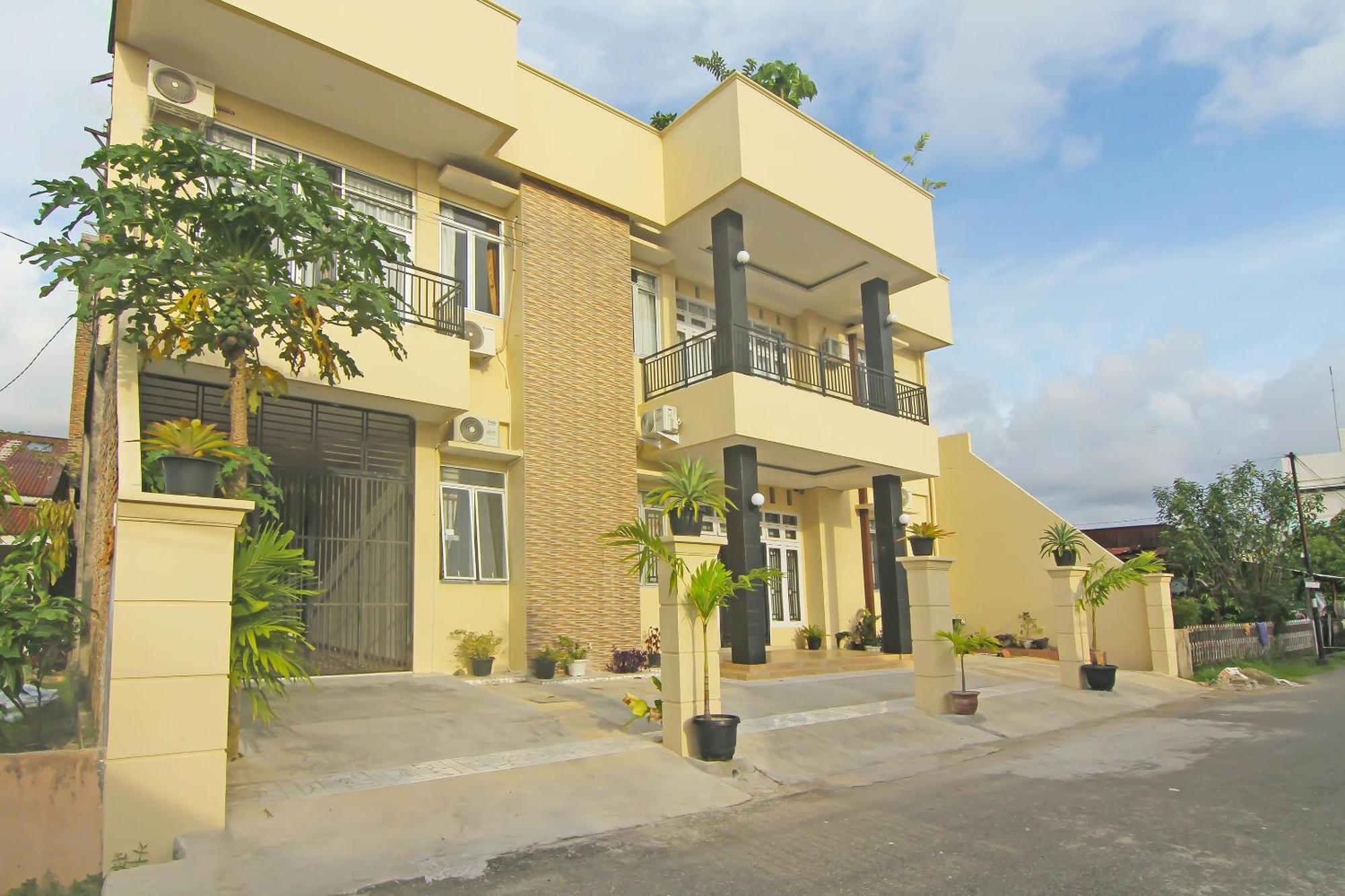 Utama Residence Padang  Buitenkant foto